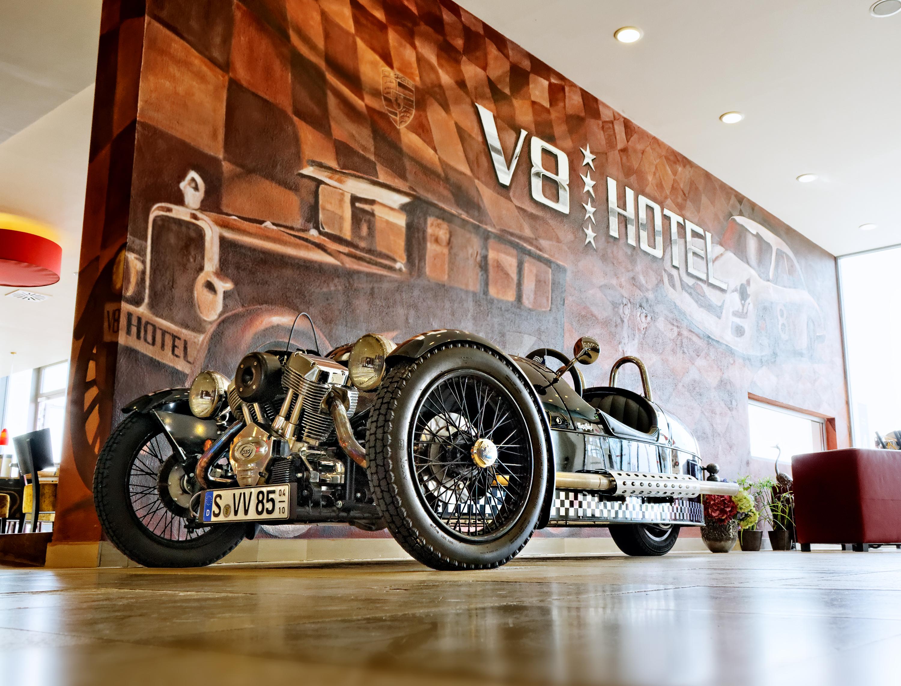 V8 Hotel Classic Motorworld Region Stuttgart Böblingen Exteriör bild